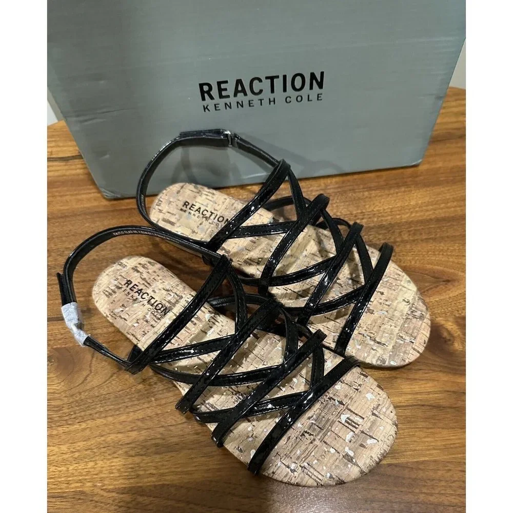 Kenneth Cole‎ REACTION Girls Black Patent DAYLO Gladiator Sandals, Sz 4 NIB